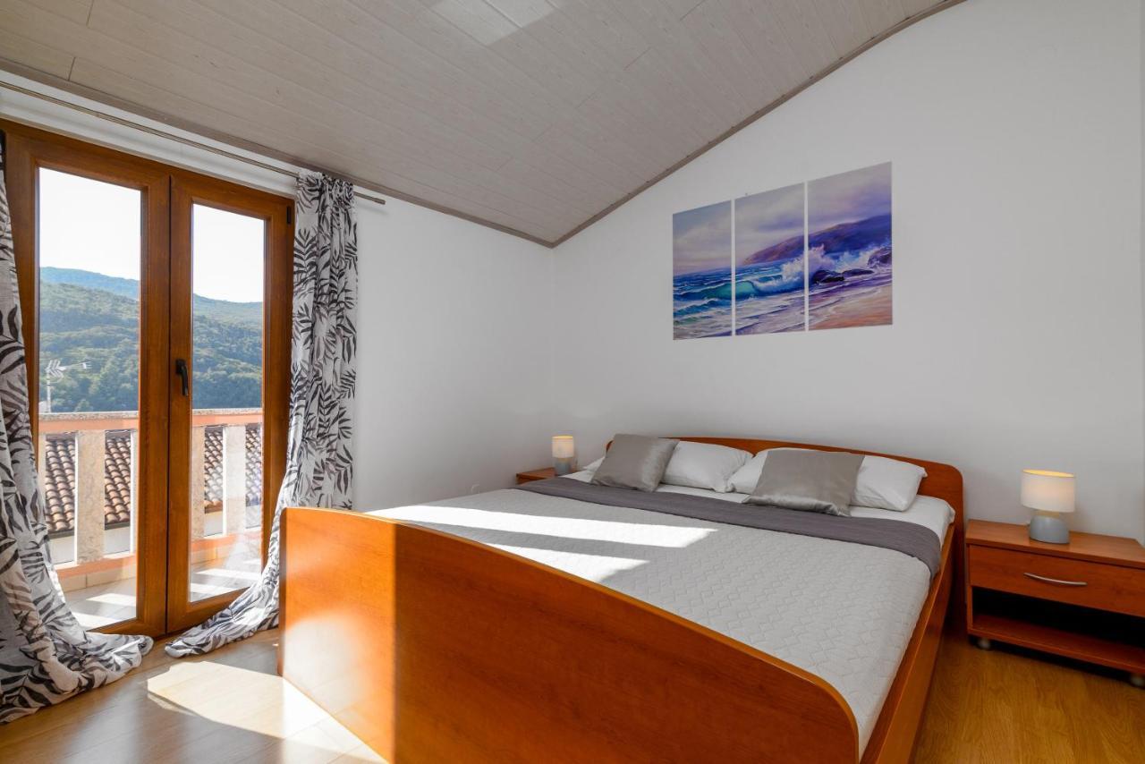 Apartments By The Sea Duga Luka - Prtlog, Labin - 2335 المظهر الخارجي الصورة