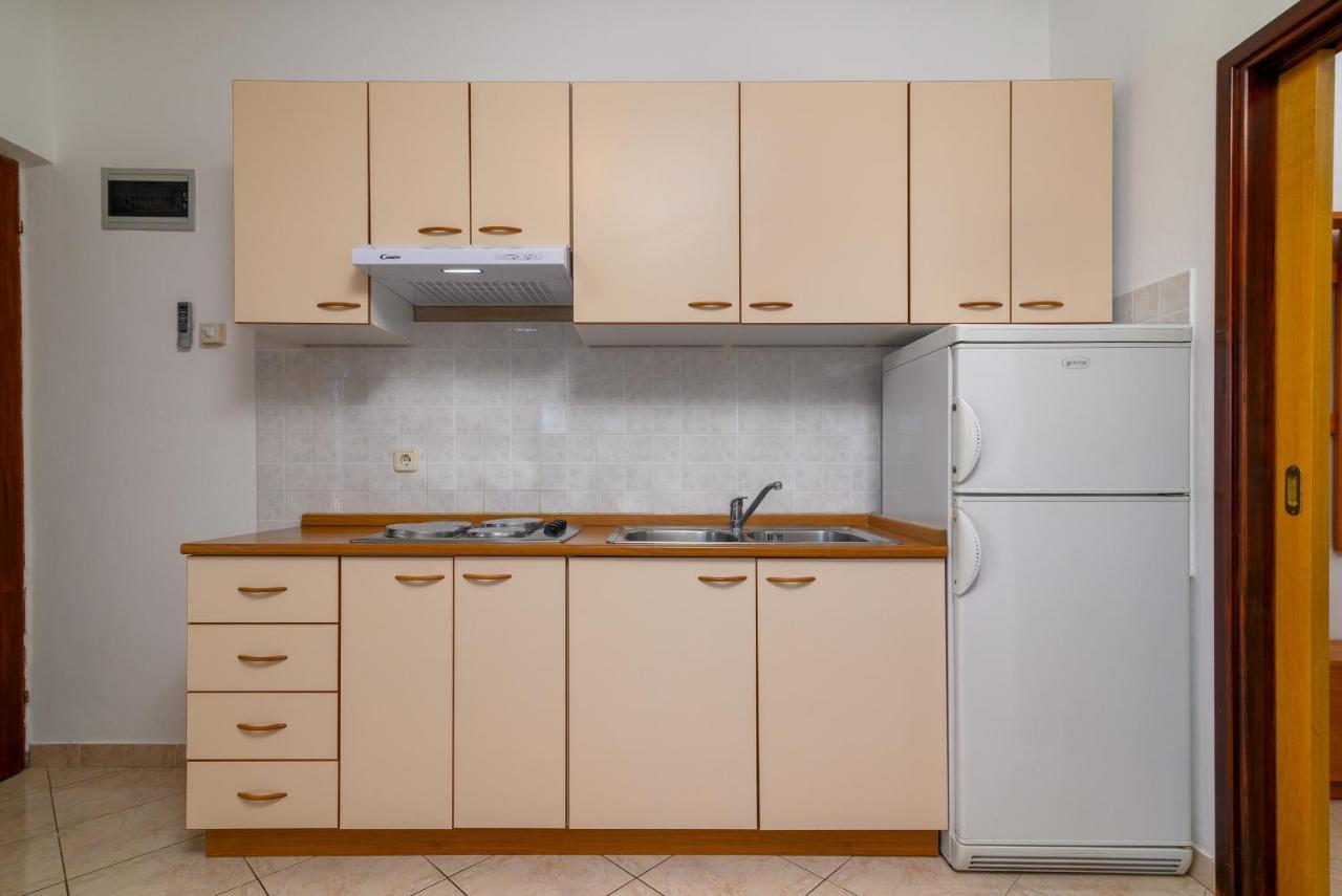 Apartments By The Sea Duga Luka - Prtlog, Labin - 2335 المظهر الخارجي الصورة