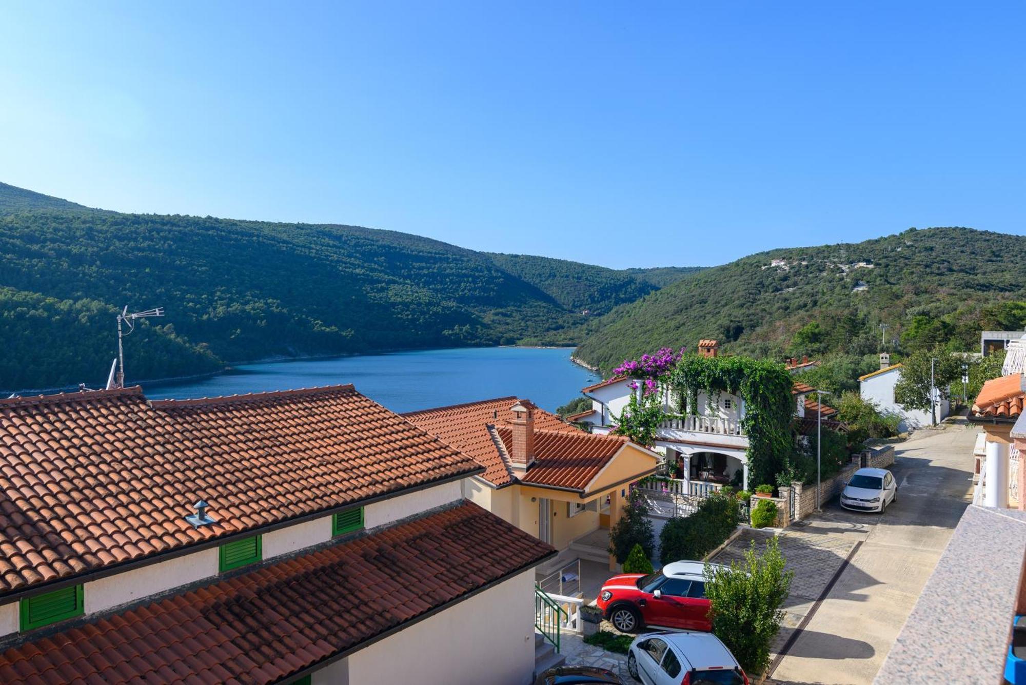 Apartments By The Sea Duga Luka - Prtlog, Labin - 2335 المظهر الخارجي الصورة